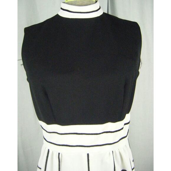 1960’s Black and White, Empire Waist, A-Line Dress - Picture 6 of 6